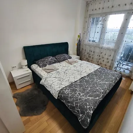 M & N アパート バニャ・ルカ